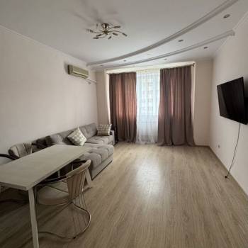 Сдается 1-комнатная квартира, 53 м²