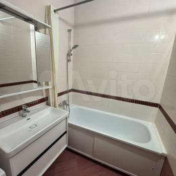 Сдается 1-комнатная квартира, 53 м²
