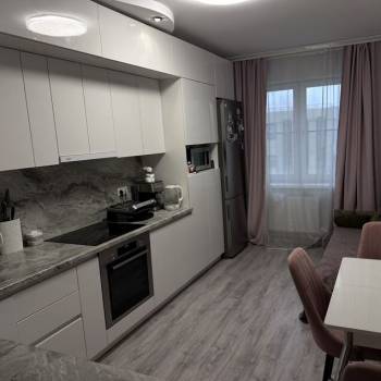 Продается 1-комнатная квартира, 43 м²