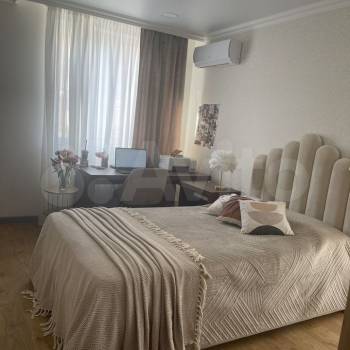 Продается Многокомнатная квартира, 100 м²