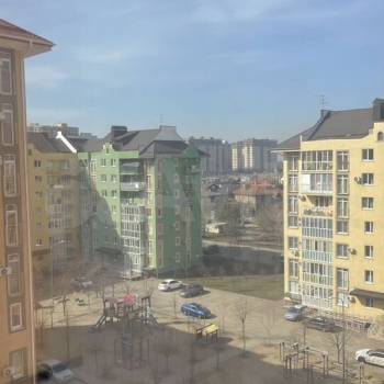 Продается Многокомнатная квартира, 100 м²