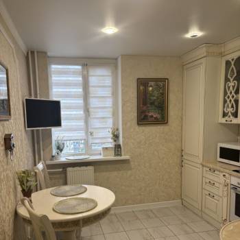 Продается 1-комнатная квартира, 78 м²