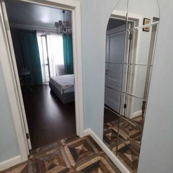 Продается 1-комнатная квартира, 53 м²
