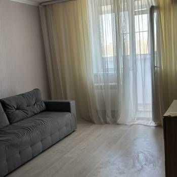 Сдается 1-комнатная квартира, 42 м²