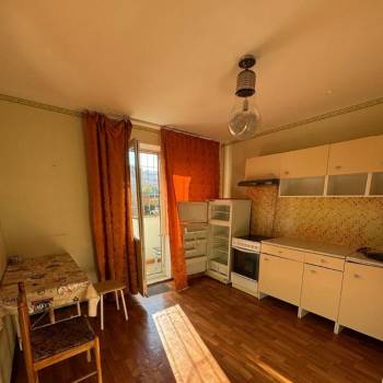 Продается 1-комнатная квартира, 38 м²