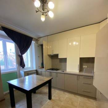 Продается 1-комнатная квартира, 43 м²