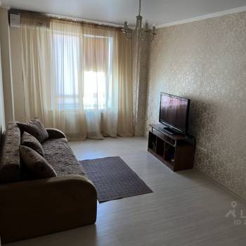 Сдается 1-комнатная квартира, 40 м²
