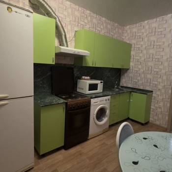 Сдается 1-комнатная квартира, 42 м²