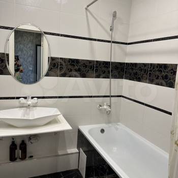 Сдается 1-комнатная квартира, 42 м²