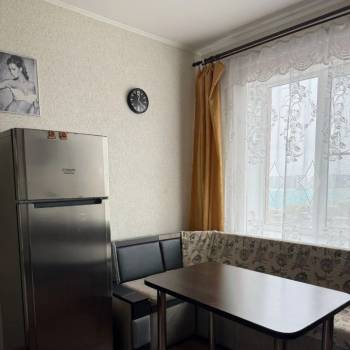 Сдается 1-комнатная квартира, 42 м²
