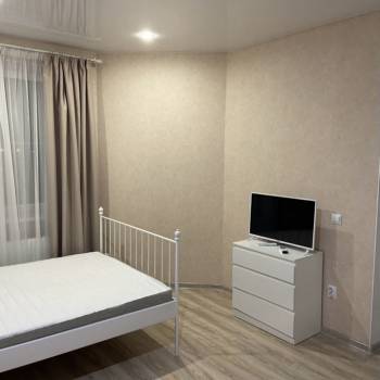 Сдается 1-комнатная квартира, 39 м²