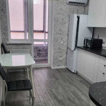 Сдается 1-комнатная квартира, 40 м²