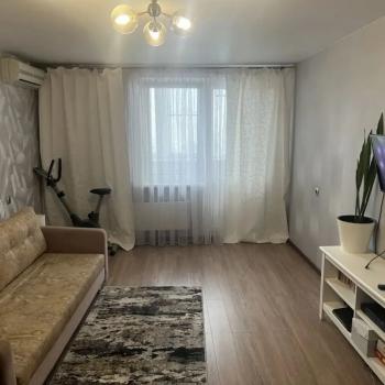 Продается 1-комнатная квартира, 42,5 м²