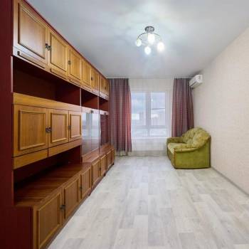 Сдается 1-комнатная квартира, 52 м²