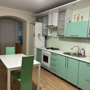 Сдается 2-х комнатная квартира, 72 м²
