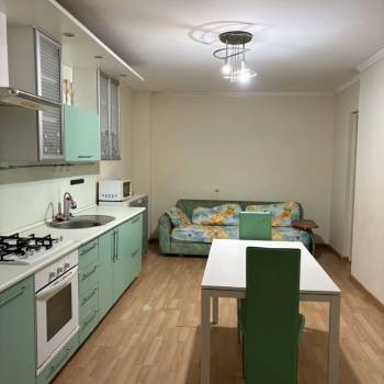 Сдается 2-х комнатная квартира, 72 м²
