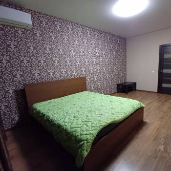 Сдается 1-комнатная квартира, 42 м²