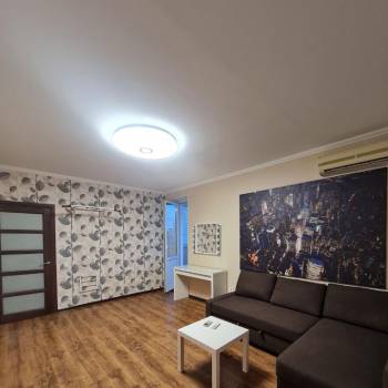 Сдается 1-комнатная квартира, 49 м²