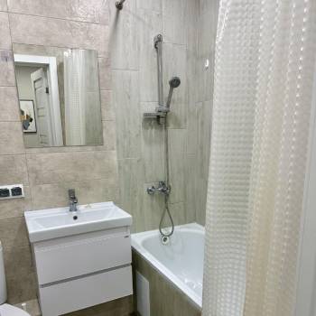 Сдается 1-комнатная квартира, 42 м²