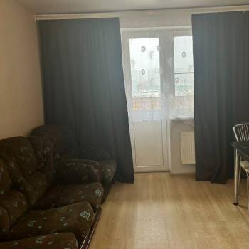 Сдается 1-комнатная квартира, 39 м²