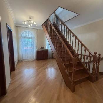 Продается Дом, 290 м²