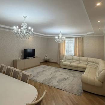 Продается Дом, 290 м²