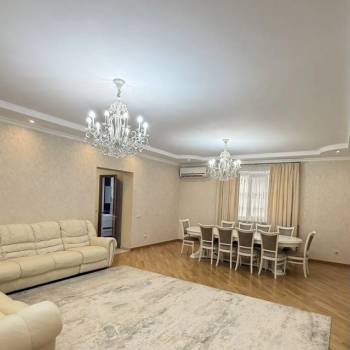 Продается Дом, 290 м²