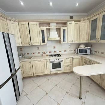 Продается Дом, 290 м²