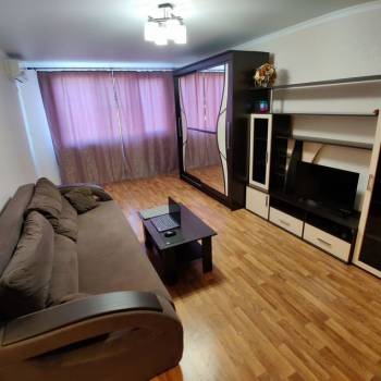 Продается 1-комнатная квартира, 45 м²