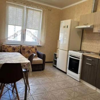 Сдается 1-комнатная квартира, 44 м²
