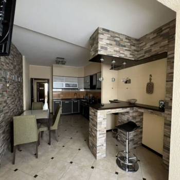 Продается 2-х комнатная квартира, 76 м²