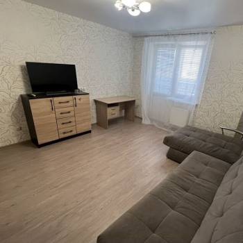 Сдается 2-х комнатная квартира, 65,6 м²