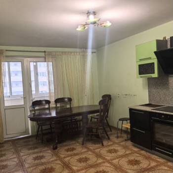 Сдается Многокомнатная квартира, 90 м²