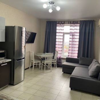 Сдается 1-комнатная квартира, 49,8 м²