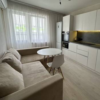 Сдается 1-комнатная квартира, 38 м²
