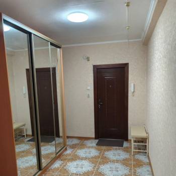 Сдается 2-х комнатная квартира, 70 м²