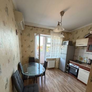 Сдается 1-комнатная квартира, 40 м²