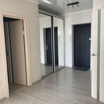 Сдается 1-комнатная квартира, 56 м²