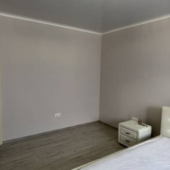 Сдается 1-комнатная квартира, 56 м²