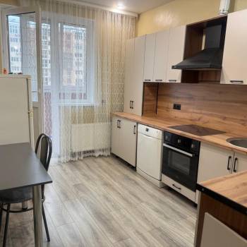 Сдается 2-х комнатная квартира, 64,7 м²