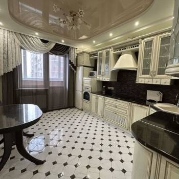 Сдается 2-х комнатная квартира, 72 м²