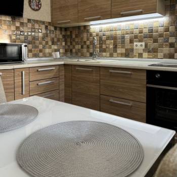 Сдается 1-комнатная квартира, 56 м²