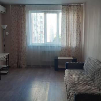 Сдается 1-комнатная квартира, 51,7 м²