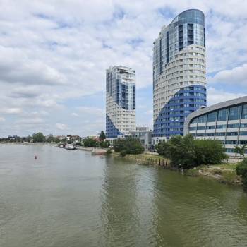 Продается 3-х комнатная квартира, 97 м²