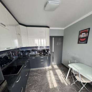 Продается 1-комнатная квартира, 45 м²