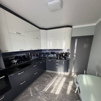Продается 1-комнатная квартира, 45 м²