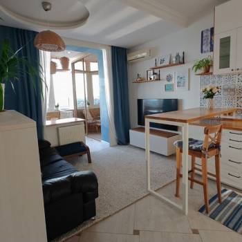 Сдается 2-х комнатная квартира, 110 м²