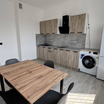 Сдается 2-х комнатная квартира, 74 м²
