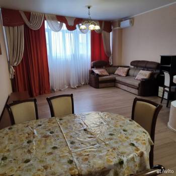 Сдается Многокомнатная квартира, 90 м²