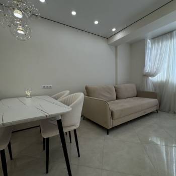Продается 1-комнатная квартира, 60 м²